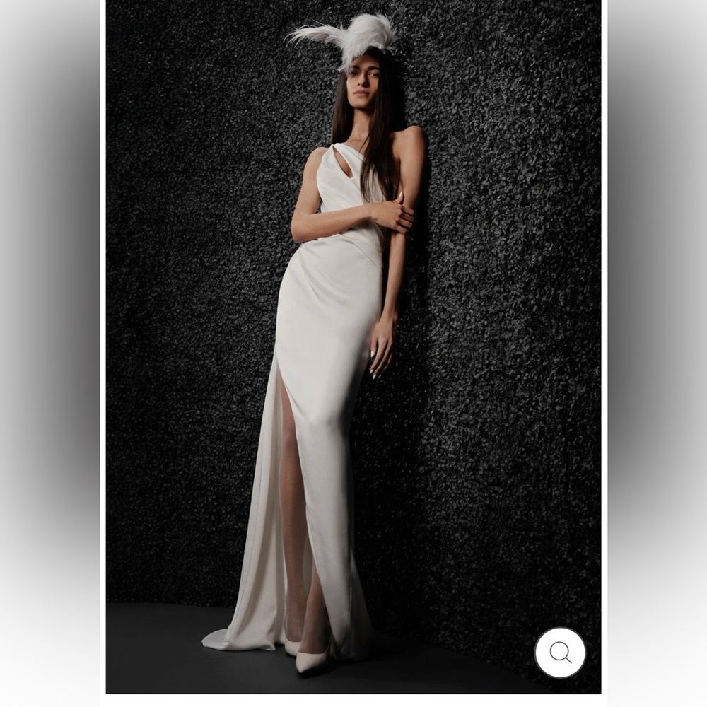 Vera Wang One Shoulder Cream Gown
